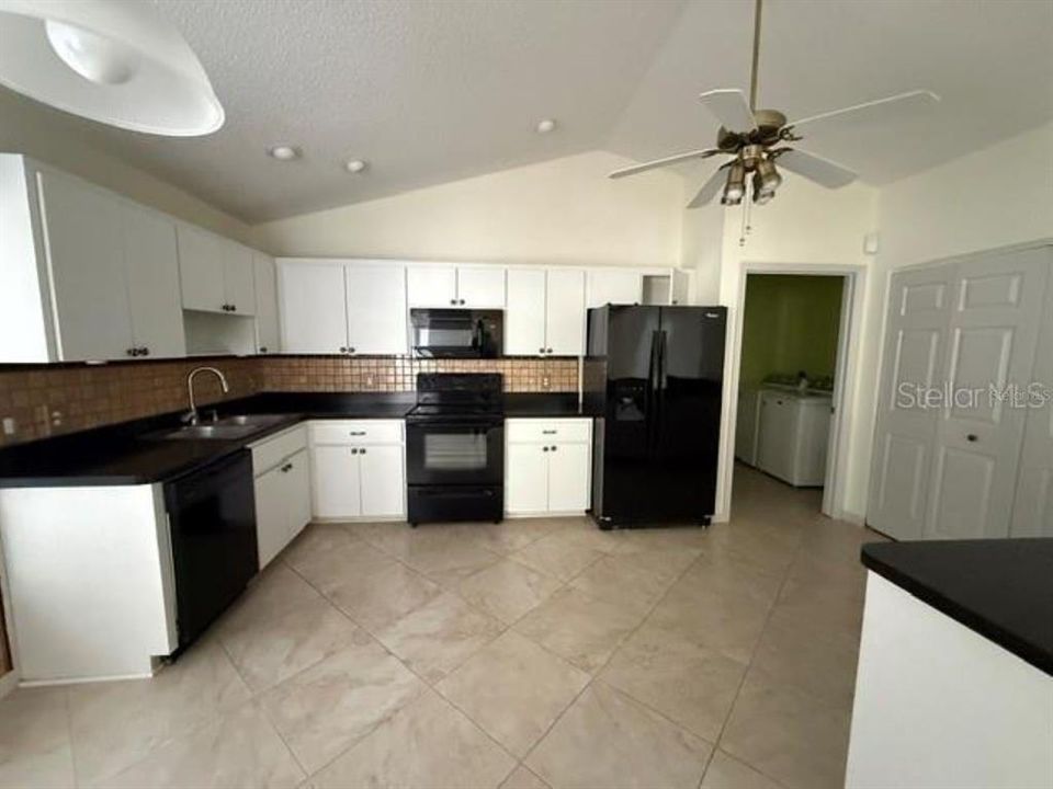 For Sale: $229,000 (3 beds, 2 baths, 1574 Square Feet)