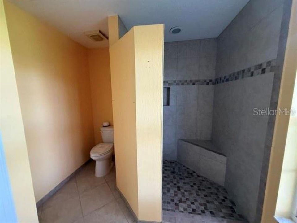 For Sale: $229,000 (3 beds, 2 baths, 1574 Square Feet)