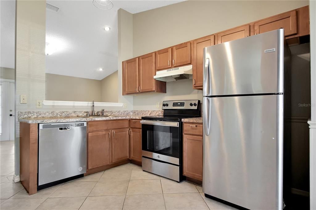 For Rent: $2,295 (3 beds, 2 baths, 1623 Square Feet)