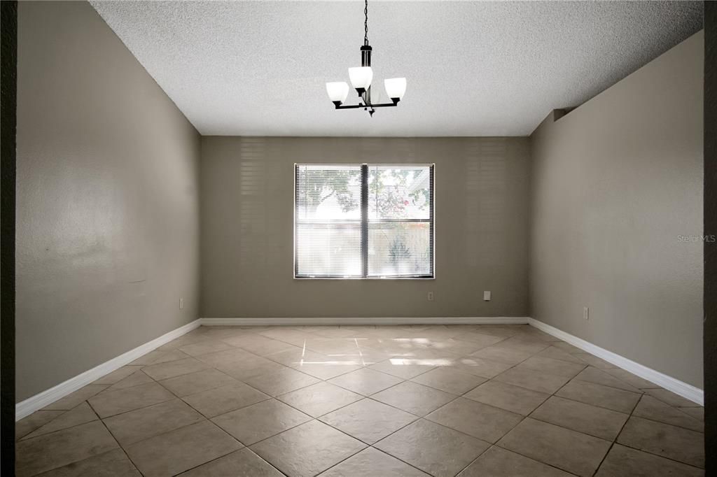For Rent: $2,295 (3 beds, 2 baths, 1623 Square Feet)