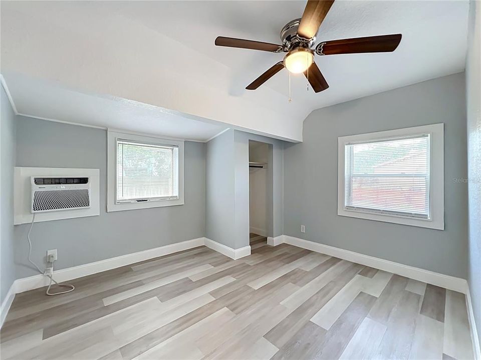 For Sale: $349,000 (3 beds, 2 baths, 1257 Square Feet)