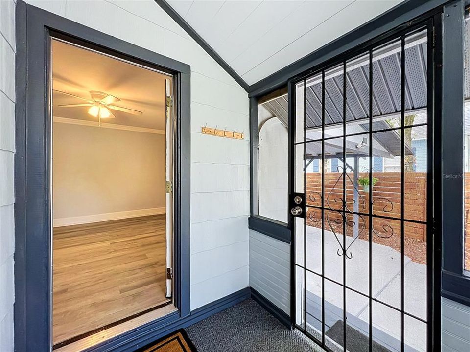 For Sale: $349,000 (3 beds, 2 baths, 1257 Square Feet)