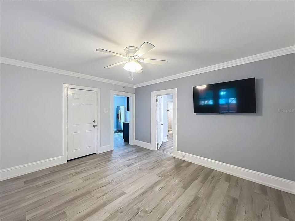 For Sale: $349,000 (3 beds, 2 baths, 1257 Square Feet)