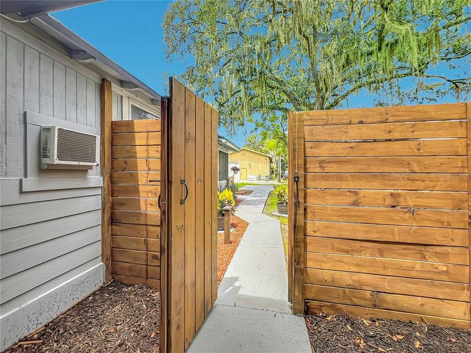 For Sale: $349,000 (3 beds, 2 baths, 1257 Square Feet)