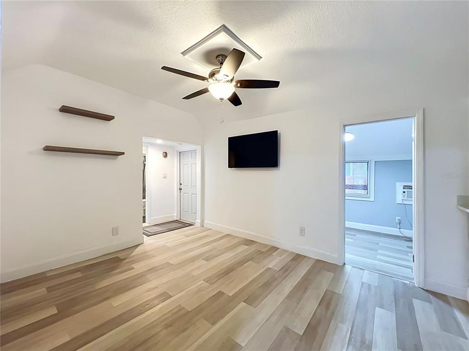 For Sale: $349,000 (3 beds, 2 baths, 1257 Square Feet)