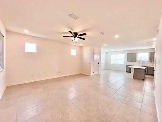 В аренду: $2,545 (3 спален, 2 ванн, 1800 Квадратных фут)