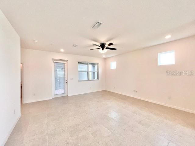 В аренду: $2,545 (3 спален, 2 ванн, 1800 Квадратных фут)