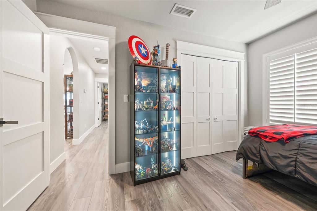 На продажу: $999,999 (4 спален, 2 ванн, 2019 Квадратных фут)