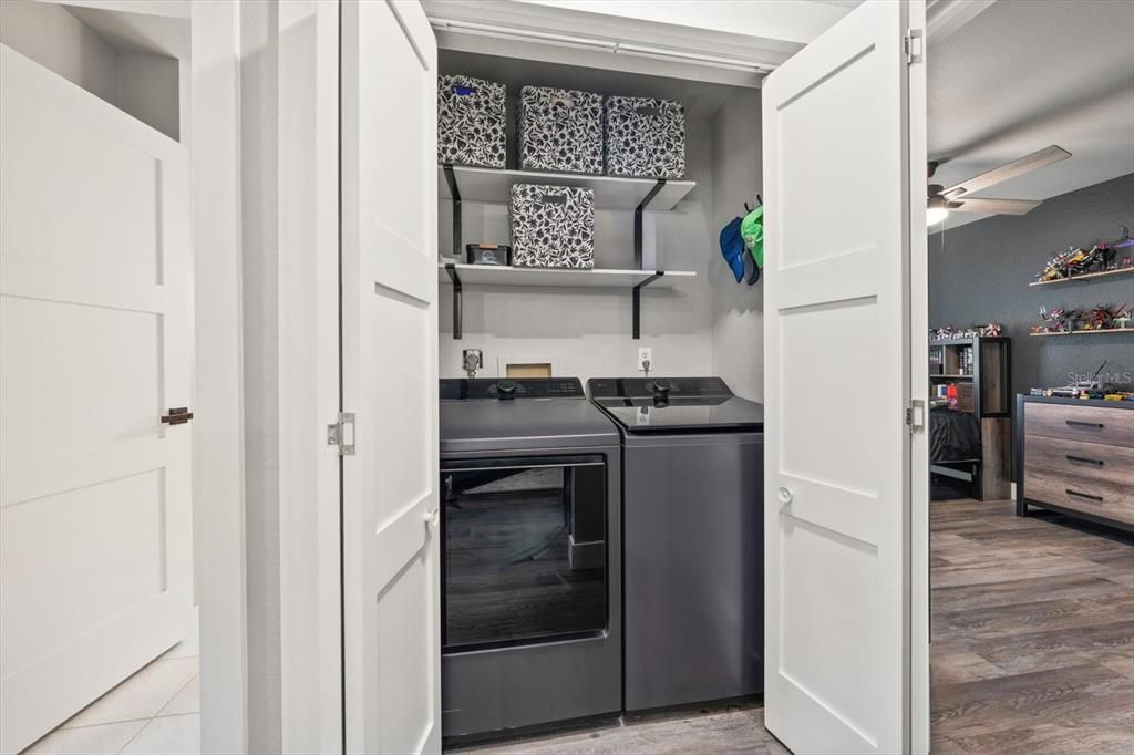 На продажу: $999,999 (4 спален, 2 ванн, 2019 Квадратных фут)