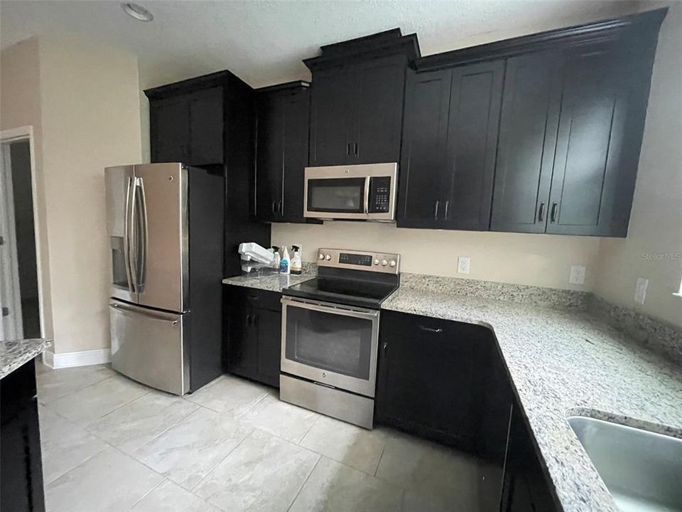 В аренду: $2,400 (3 спален, 2 ванн, 1853 Квадратных фут)