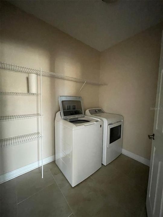 В аренду: $2,400 (3 спален, 2 ванн, 1853 Квадратных фут)