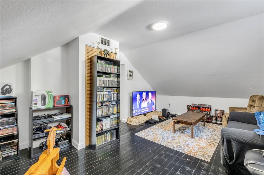 For Sale: $739,900 (4 beds, 3 baths, 2824 Square Feet)