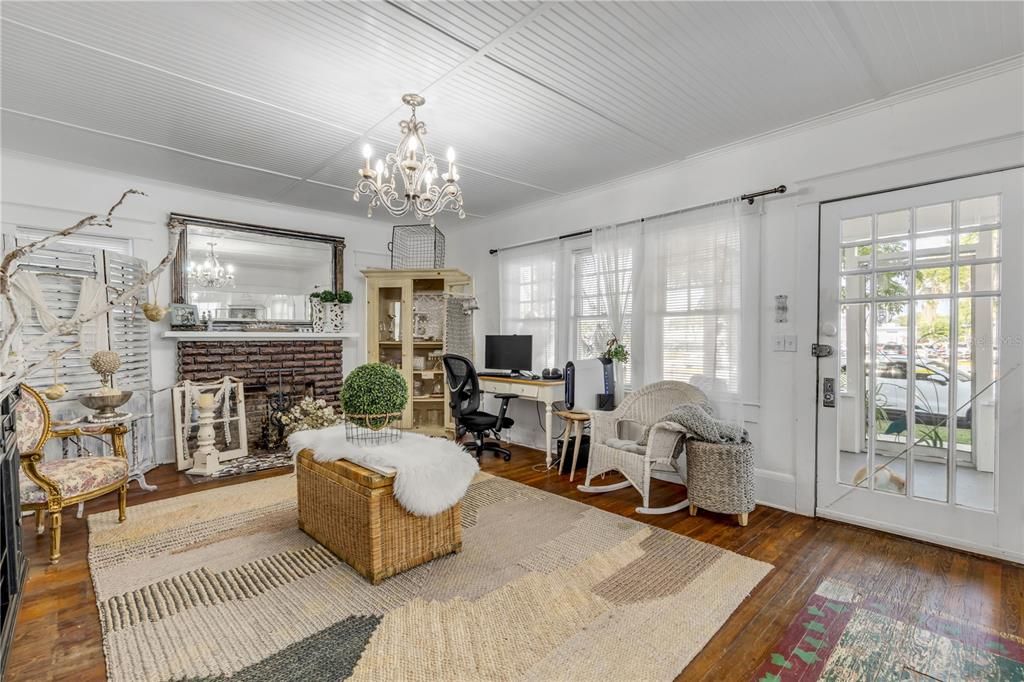 For Sale: $739,900 (4 beds, 3 baths, 2824 Square Feet)