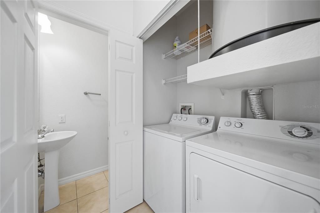 В аренду: $1,900 (2 спален, 2 ванн, 1168 Квадратных фут)