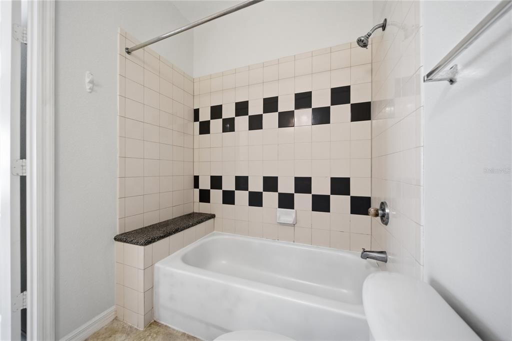 В аренду: $1,900 (2 спален, 2 ванн, 1168 Квадратных фут)