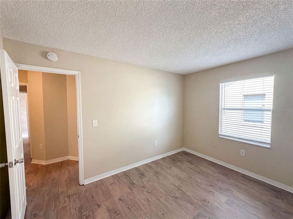 For Sale: $207,000 (3 beds, 2 baths, 1100 Square Feet)
