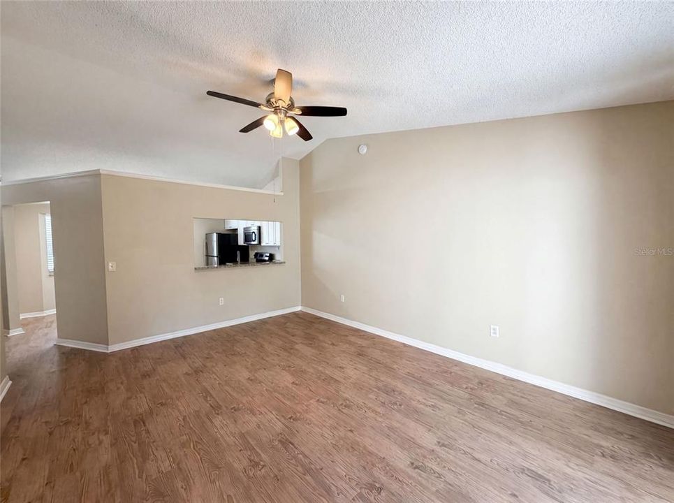 For Sale: $207,000 (3 beds, 2 baths, 1100 Square Feet)