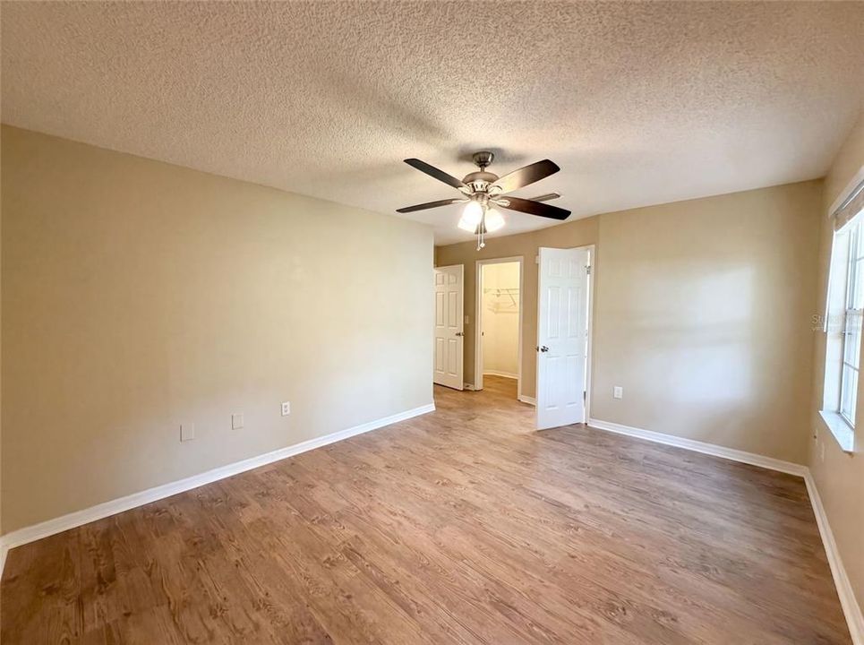 For Sale: $207,000 (3 beds, 2 baths, 1100 Square Feet)