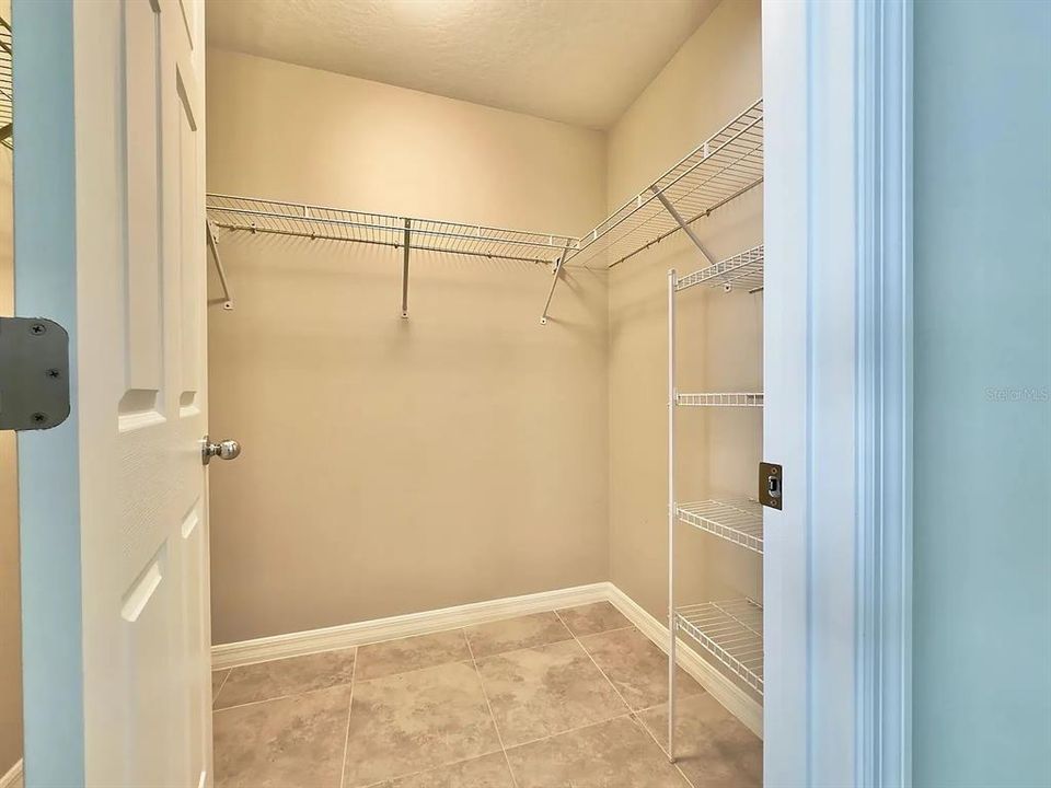 For Rent: $1,850 (3 beds, 2 baths, 1211 Square Feet)