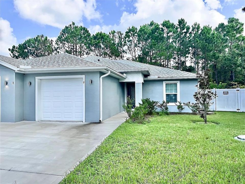 For Rent: $1,850 (3 beds, 2 baths, 1211 Square Feet)