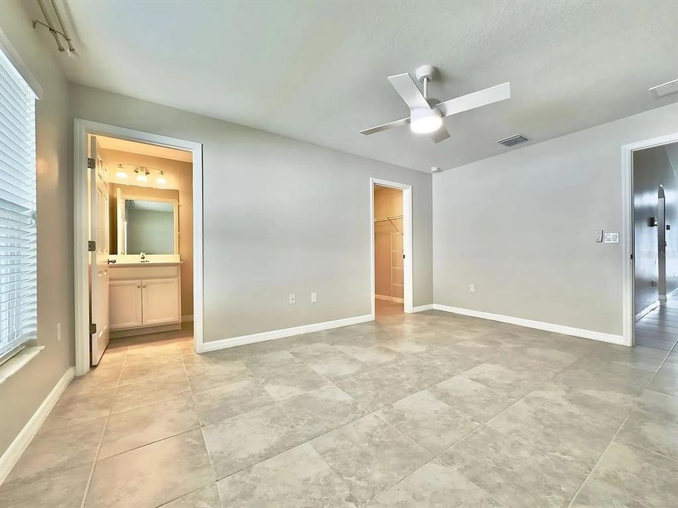 For Rent: $1,850 (3 beds, 2 baths, 1211 Square Feet)