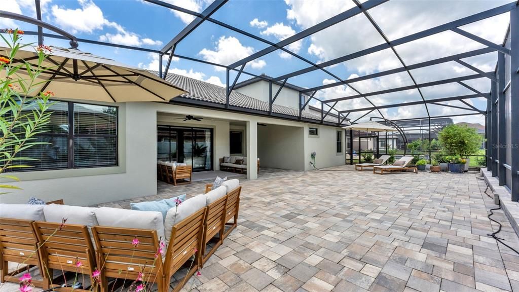 En Venta: $629,000 (5 camas, 4 baños, 3972 Pies cuadrados)