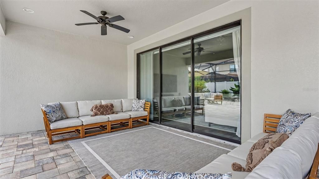En Venta: $629,000 (5 camas, 4 baños, 3972 Pies cuadrados)
