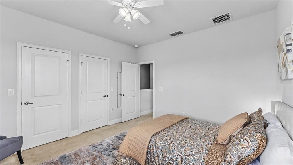 En Venta: $629,000 (5 camas, 4 baños, 3972 Pies cuadrados)
