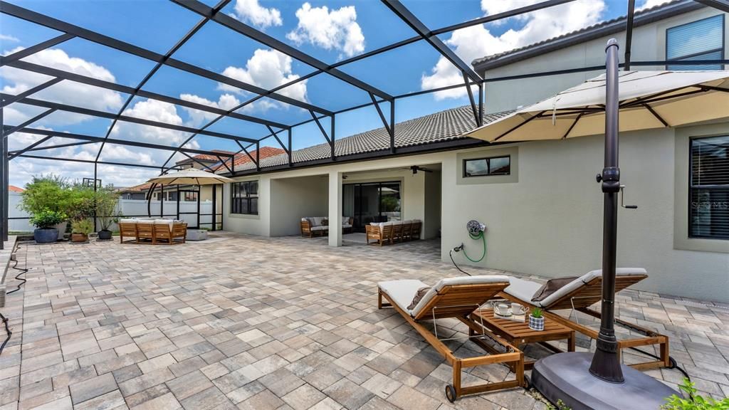 En Venta: $629,000 (5 camas, 4 baños, 3972 Pies cuadrados)