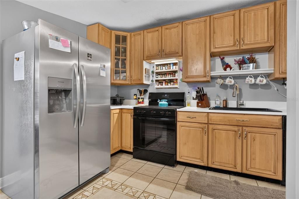 Activo con contrato: $284,999 (3 camas, 2 baños, 1242 Pies cuadrados)