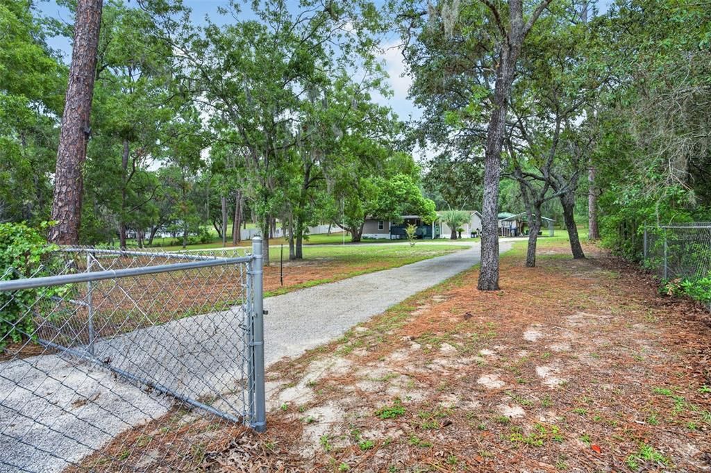 Activo con contrato: $284,999 (3 camas, 2 baños, 1242 Pies cuadrados)