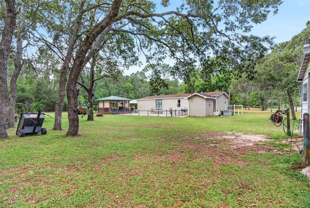 Activo con contrato: $284,999 (3 camas, 2 baños, 1242 Pies cuadrados)