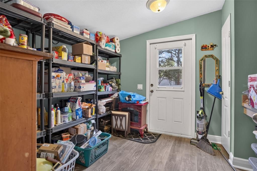 Activo con contrato: $284,999 (3 camas, 2 baños, 1242 Pies cuadrados)