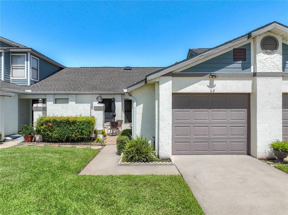 For Sale: $245,000 (2 beds, 2 baths, 1019 Square Feet)