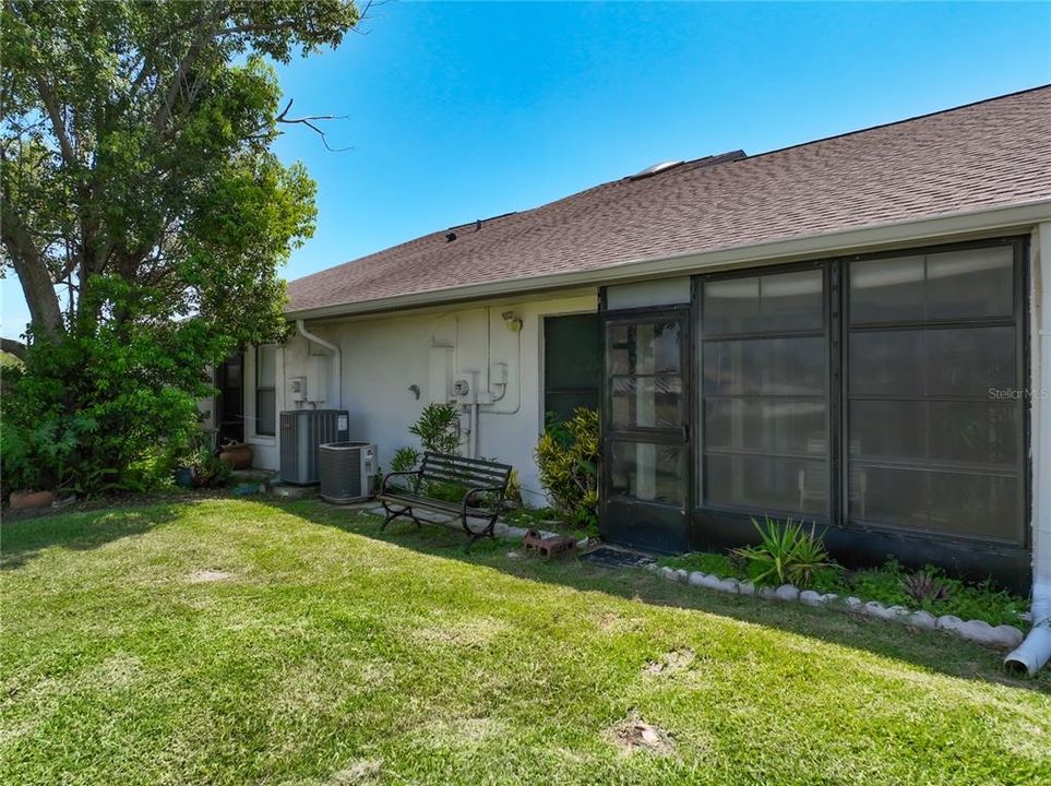 For Sale: $245,000 (2 beds, 2 baths, 1019 Square Feet)