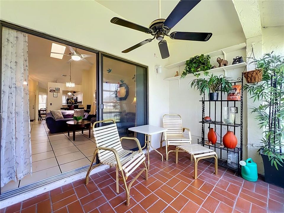 For Sale: $245,000 (2 beds, 2 baths, 1019 Square Feet)