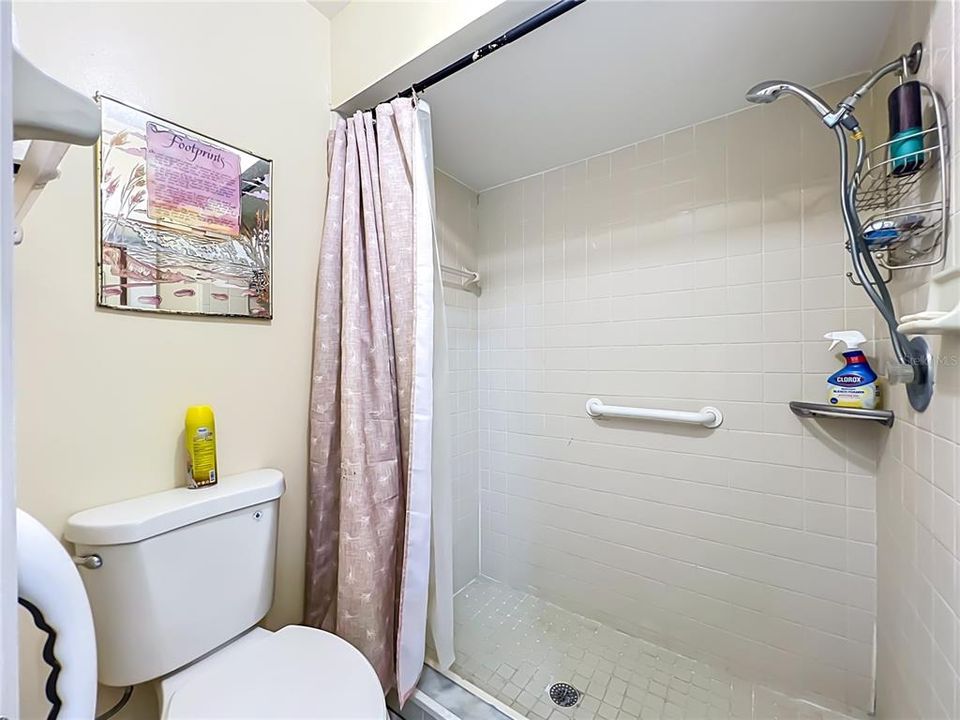 For Sale: $245,000 (2 beds, 2 baths, 1019 Square Feet)