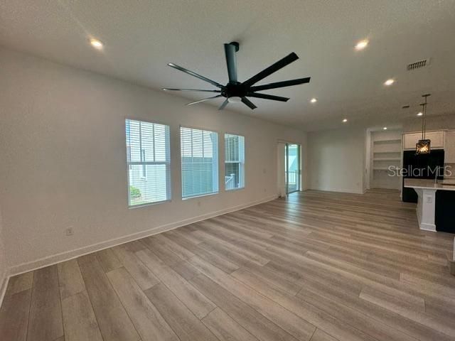 For Rent: $5,000 (5 beds, 3 baths, 3592 Square Feet)