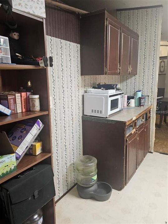 For Sale: $120,000 (3 beds, 2 baths, 1800 Square Feet)