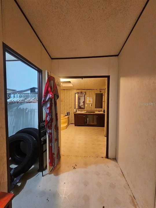 For Sale: $120,000 (3 beds, 2 baths, 1800 Square Feet)