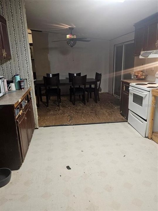 For Sale: $120,000 (3 beds, 2 baths, 1800 Square Feet)