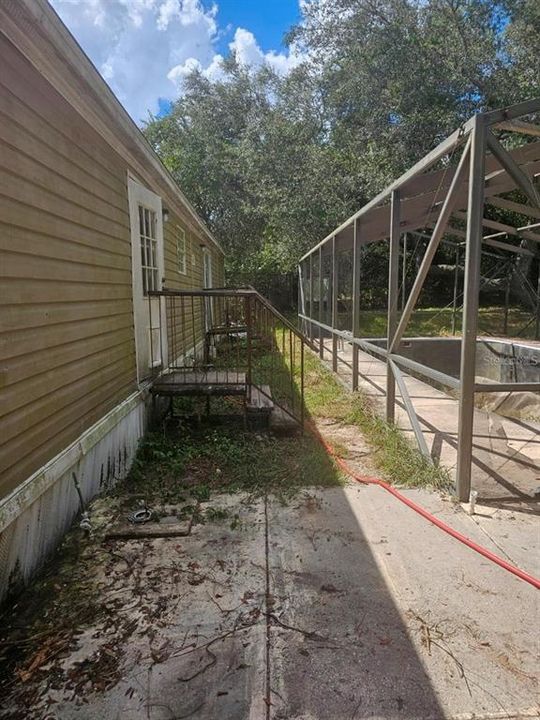 For Sale: $120,000 (3 beds, 2 baths, 1800 Square Feet)