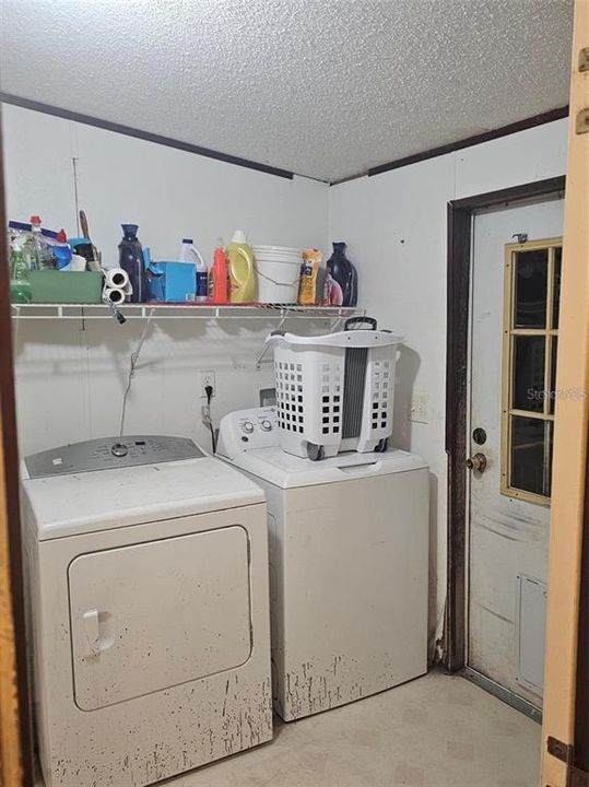 For Sale: $120,000 (3 beds, 2 baths, 1800 Square Feet)