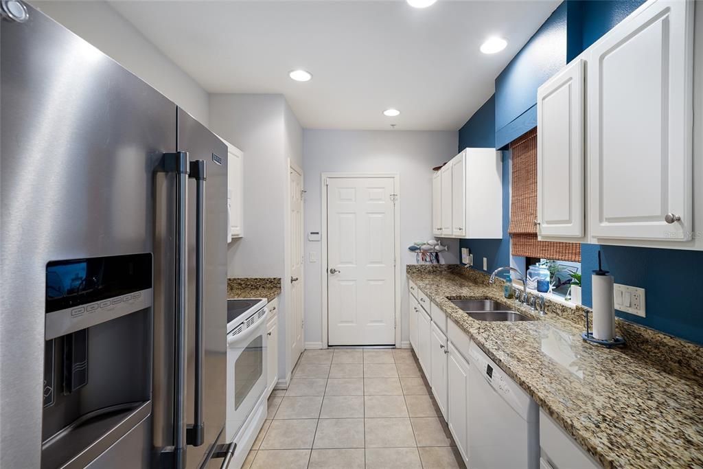For Sale: $350,000 (3 beds, 2 baths, 1520 Square Feet)