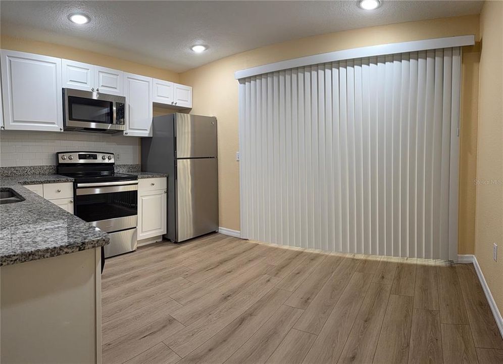 For Sale: $265,000 (3 beds, 2 baths, 1151 Square Feet)