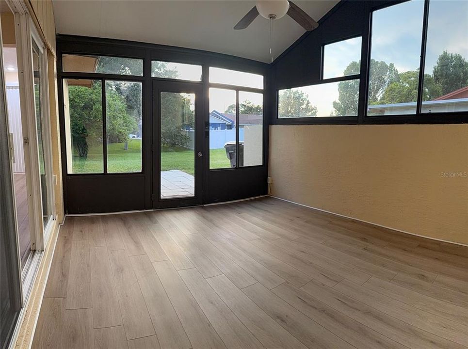 For Sale: $265,000 (3 beds, 2 baths, 1151 Square Feet)
