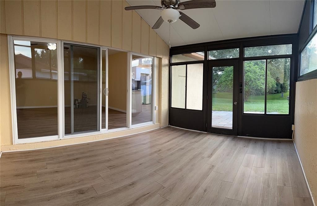 For Sale: $265,000 (3 beds, 2 baths, 1151 Square Feet)