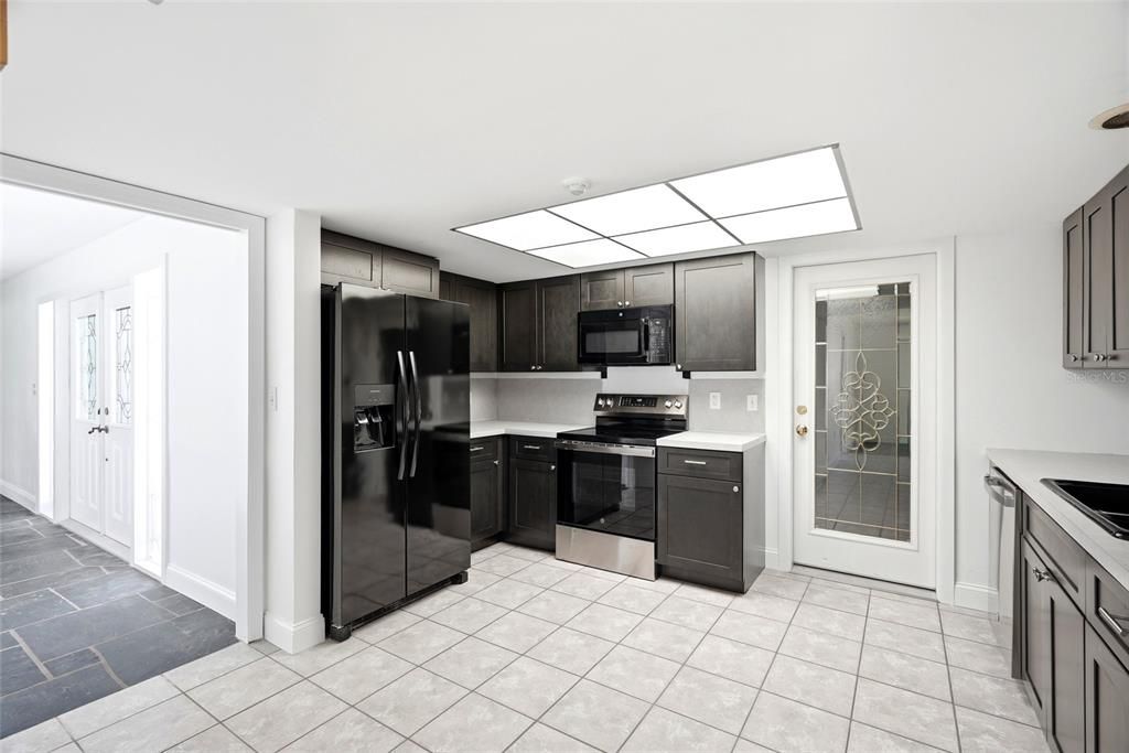 Activo con contrato: $539,000 (2 camas, 2 baños, 1916 Pies cuadrados)