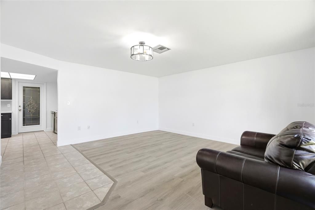 Activo con contrato: $539,000 (2 camas, 2 baños, 1916 Pies cuadrados)