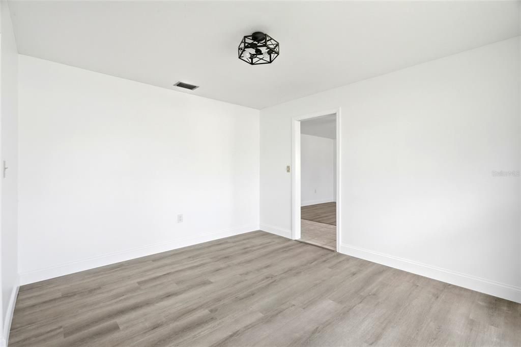 Activo con contrato: $539,000 (2 camas, 2 baños, 1916 Pies cuadrados)